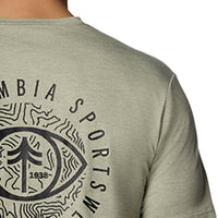COLUMBIA Kwick Hike™ Back Graphic เสื้อยืดผู้ชาย