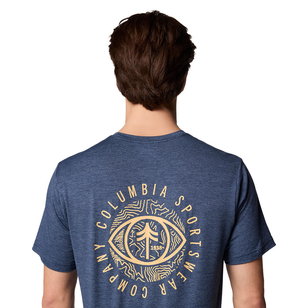 COLUMBIA Kwick Hike™ Back Graphic เสื้อยืดผู้ชาย